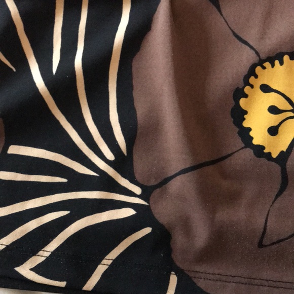 BCBGMaxAzria flower pattern brown/black/yellow wrap top. - Picture 7 of 9